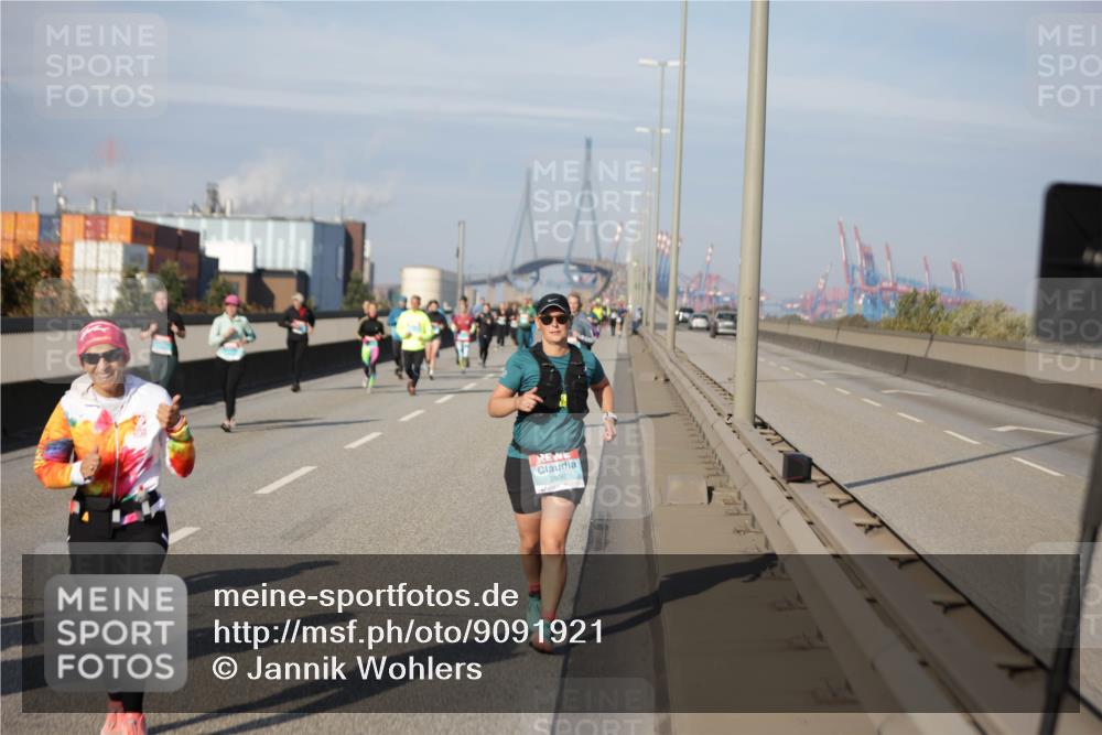 03.10.2025 - Köhlbrandbrückenlauf Jannik Wohlers http://msf.ph/oto/9091921 03.10.2025 10:11:27 Position 3 2830 meine-sportfotos.de