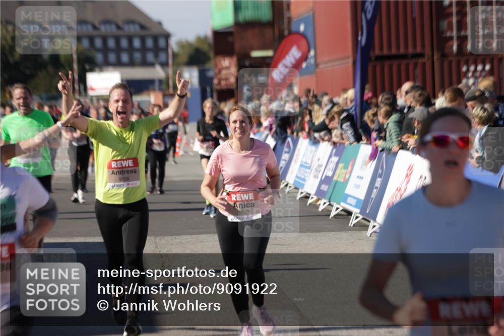 03.10.2025 - Köhlbrandbrückenlauf Jannik Wohlers http://msf.ph/oto/9091922 03.10.2025 13:19:55 Ziel 4376, 4539, 4721, 5059, 5656, 5657, 5658, 5704, 5841, 6068, 6414, 6509, 6567, 6568, 6660, 6663, 6730 meine-sportfotos.de