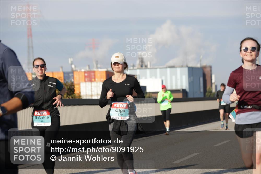 03.10.2025 - Köhlbrandbrückenlauf Jannik Wohlers http://msf.ph/oto/9091925 03.10.2025 09:59:43 Position 3 1481, 1179 meine-sportfotos.de