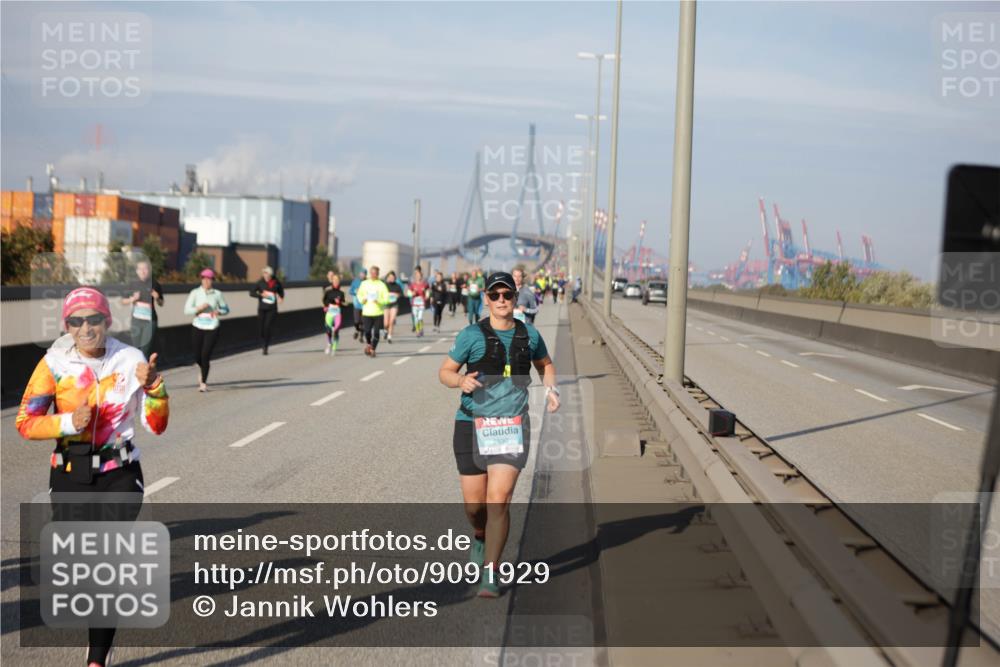 03.10.2025 - Köhlbrandbrückenlauf Jannik Wohlers http://msf.ph/oto/9091929 03.10.2025 10:11:27 Position 3 4, 2830 meine-sportfotos.de