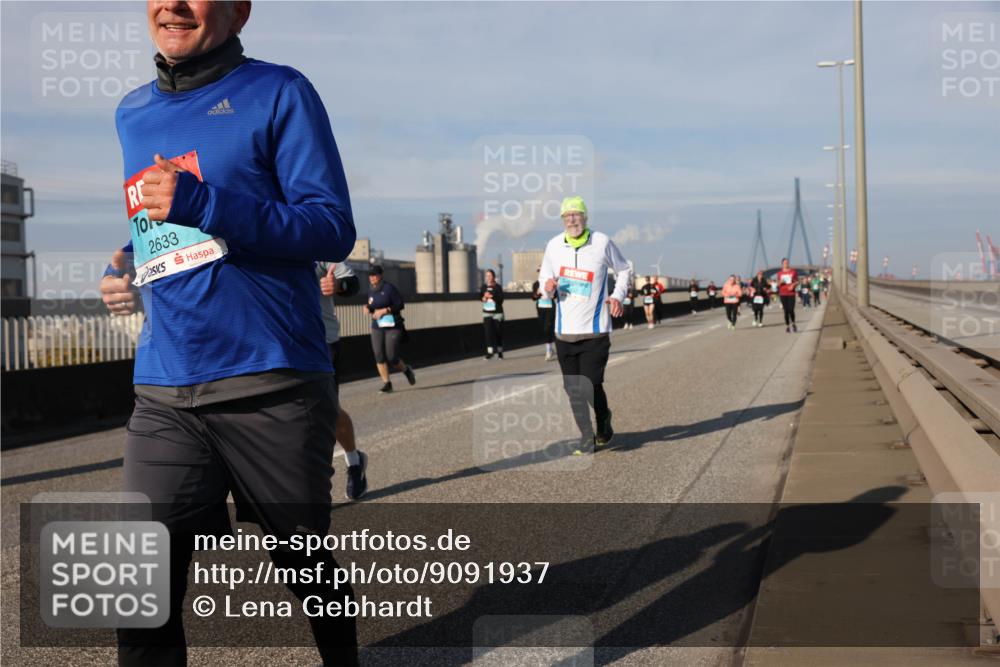 03.10.2025 - Köhlbrandbrückenlauf Lena Gebhardt http://msf.ph/oto/9091937 03.10.2025 10:08:05 Position 2 2633 meine-sportfotos.de