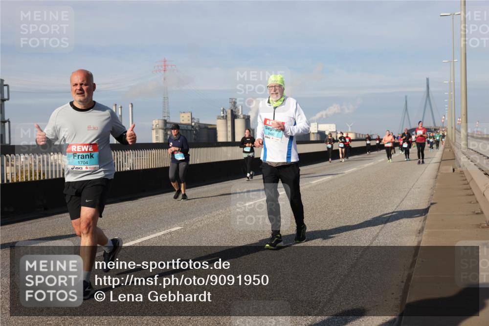 03.10.2025 - Köhlbrandbrückenlauf Lena Gebhardt http://msf.ph/oto/9091950 03.10.2025 10:08:06 Position 2 1704, 2492 meine-sportfotos.de
