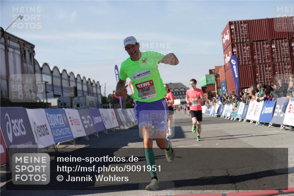 03.10.2025 - Köhlbrandbrückenlauf Jannik Wohlers http://msf.ph/oto/9091951 03.10.2025 12:54:02 Ziel 4030, 4088, 5710, 5947, 6002, 6200, 6817 meine-sportfotos.de
