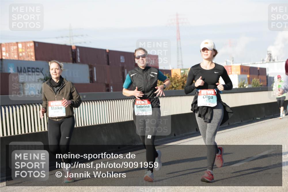 03.10.2025 - Köhlbrandbrückenlauf Jannik Wohlers http://msf.ph/oto/9091959 03.10.2025 09:59:44 Position 3 3191, 1481, 1179, 3 meine-sportfotos.de