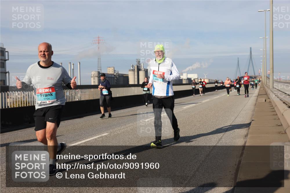 03.10.2025 - Köhlbrandbrückenlauf Lena Gebhardt http://msf.ph/oto/9091960 03.10.2025 10:08:06 Position 2 1704, 2492 meine-sportfotos.de