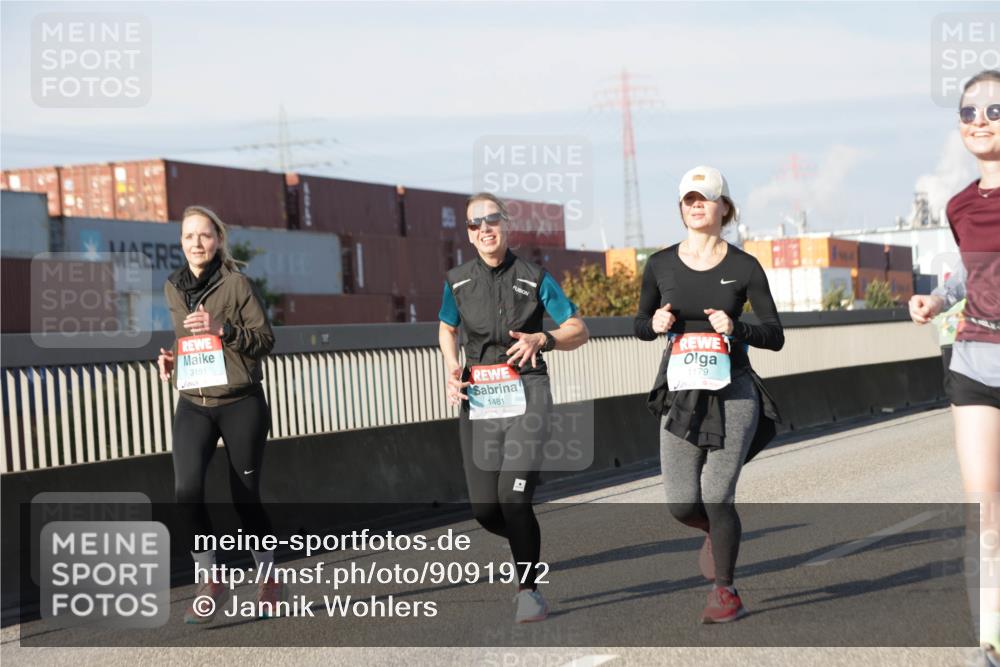 03.10.2025 - Köhlbrandbrückenlauf Jannik Wohlers http://msf.ph/oto/9091972 03.10.2025 09:59:44 Position 3 3191, 1481, 1179 meine-sportfotos.de