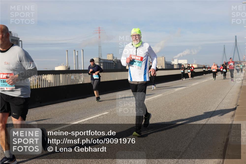 03.10.2025 - Köhlbrandbrückenlauf Lena Gebhardt http://msf.ph/oto/9091976 03.10.2025 10:08:06 Position 2 1704, 2492 meine-sportfotos.de