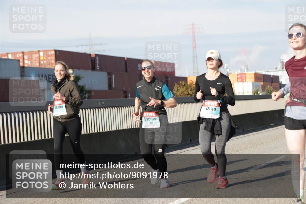 03.10.2025 - Köhlbrandbrückenlauf Jannik Wohlers http://msf.ph/oto/9091978 03.10.2025 09:59:44 Position 3 3191, 1481, 1179 meine-sportfotos.de