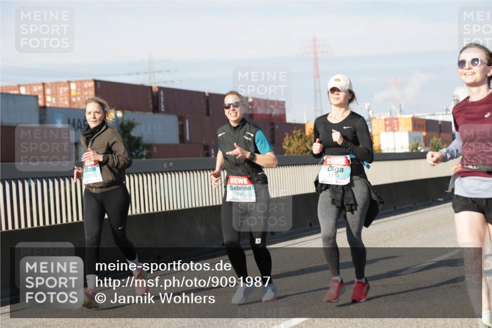 03.10.2025 - Köhlbrandbrückenlauf Jannik Wohlers http://msf.ph/oto/9091987 03.10.2025 09:59:44 Position 3 3191, 0800, 1481, 1179 meine-sportfotos.de