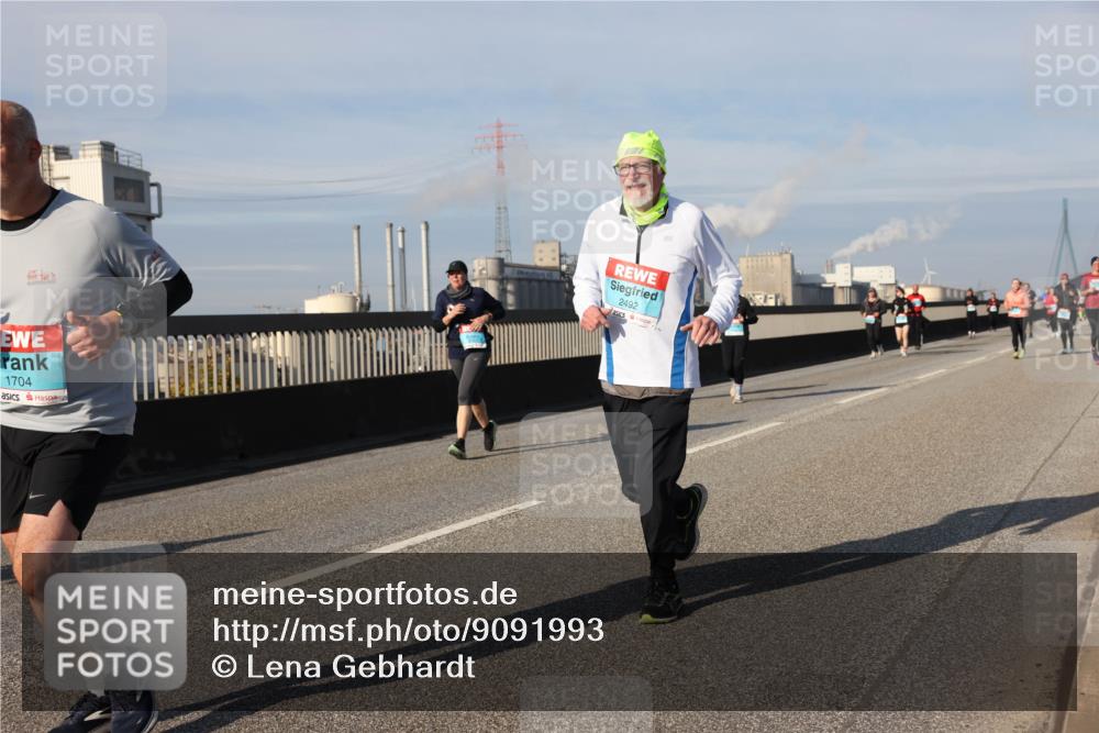 03.10.2025 - Köhlbrandbrückenlauf Lena Gebhardt http://msf.ph/oto/9091993 03.10.2025 10:08:06 Position 2 1704, 2492 meine-sportfotos.de