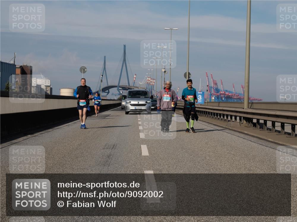 03.10.2025 - Köhlbrandbrückenlauf Fabian Wolf http://msf.ph/oto/9092002 03.10.2025 10:28:09 Position 3  meine-sportfotos.de