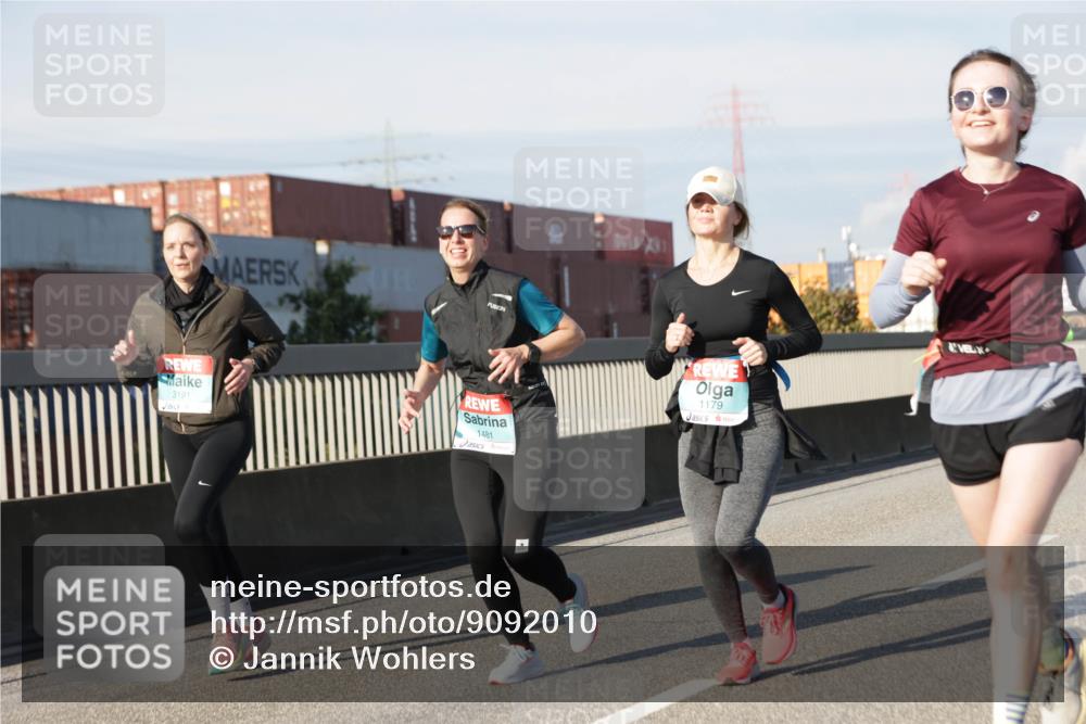 03.10.2025 - Köhlbrandbrückenlauf Jannik Wohlers http://msf.ph/oto/9092010 03.10.2025 09:59:45 Position 3 3191, 1179, 1481 meine-sportfotos.de
