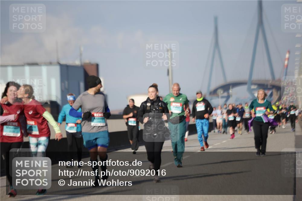 03.10.2025 - Köhlbrandbrückenlauf Jannik Wohlers http://msf.ph/oto/9092016 03.10.2025 10:11:37 Position 3  meine-sportfotos.de