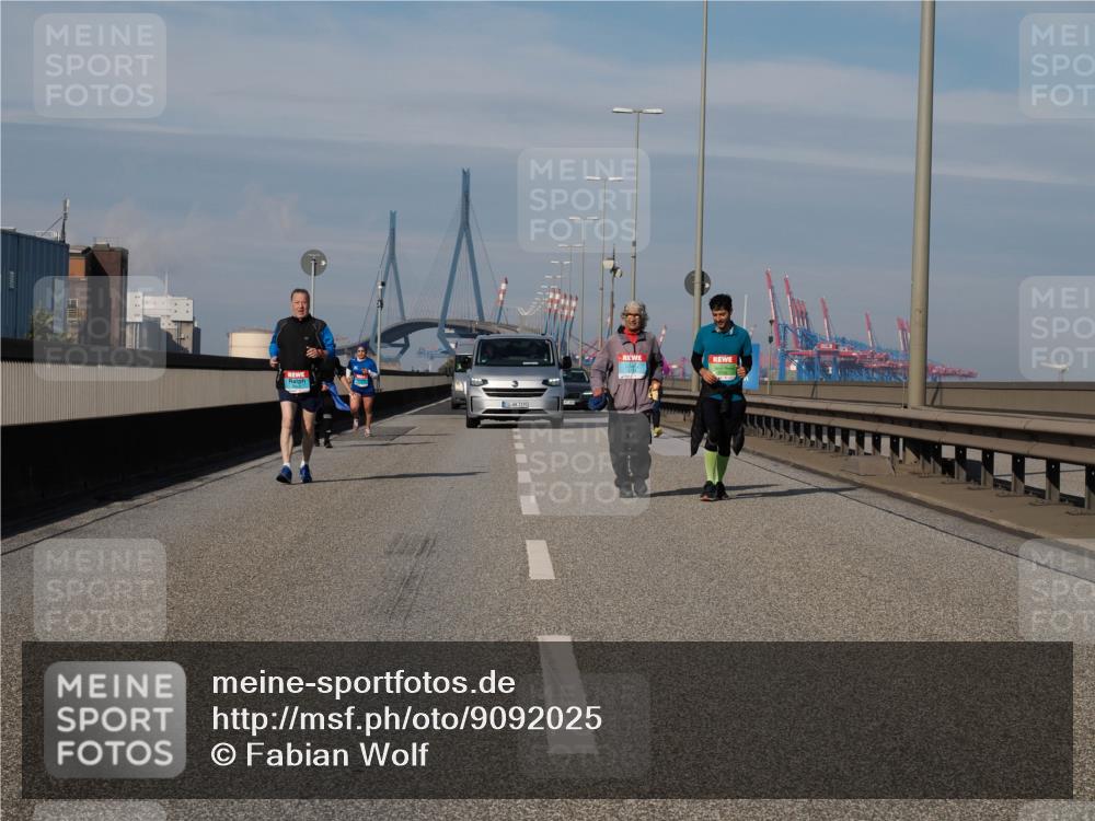 03.10.2025 - Köhlbrandbrückenlauf Fabian Wolf http://msf.ph/oto/9092025 03.10.2025 10:28:09 Position 3 3195 meine-sportfotos.de