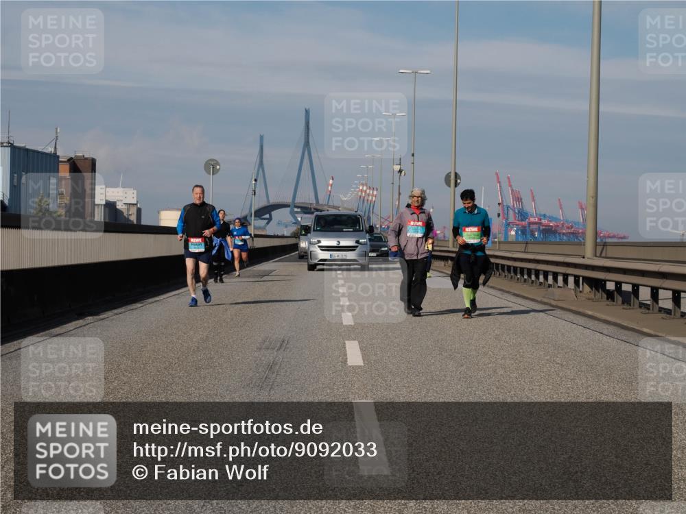 03.10.2025 - Köhlbrandbrückenlauf Fabian Wolf http://msf.ph/oto/9092033 03.10.2025 10:28:10 Position 3 3195 meine-sportfotos.de