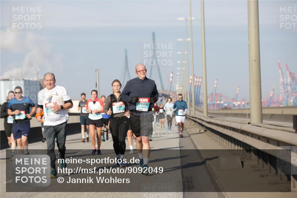 03.10.2025 - Köhlbrandbrückenlauf Jannik Wohlers http://msf.ph/oto/9092049 03.10.2025 09:59:47 Position 3 1821, 1666 meine-sportfotos.de