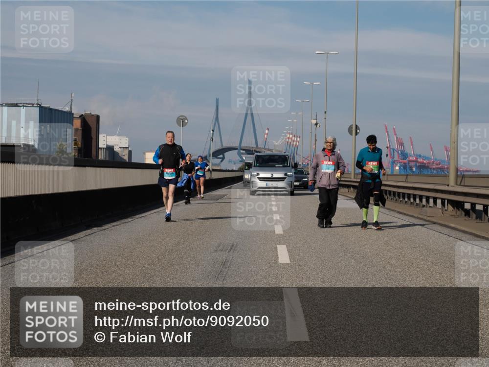 03.10.2025 - Köhlbrandbrückenlauf Fabian Wolf http://msf.ph/oto/9092050 03.10.2025 10:28:10 Position 3 3195 meine-sportfotos.de