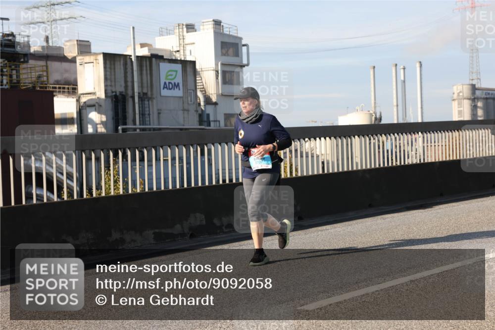 03.10.2025 - Köhlbrandbrückenlauf Lena Gebhardt http://msf.ph/oto/9092058 03.10.2025 10:08:08 Position 2 3737 meine-sportfotos.de