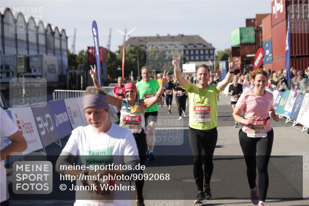 03.10.2025 - Köhlbrandbrückenlauf Jannik Wohlers http://msf.ph/oto/9092068 03.10.2025 13:19:57 Ziel 4376, 4433, 4539, 4721, 5059, 5656, 5657, 5658, 5704, 5841, 6068, 6414, 6567, 6568, 6660, 6663, 6730 meine-sportfotos.de