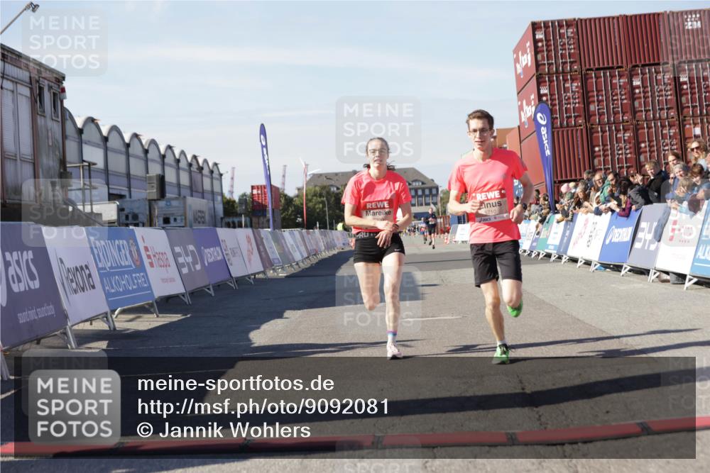 03.10.2025 - Köhlbrandbrückenlauf Jannik Wohlers http://msf.ph/oto/9092081 03.10.2025 12:54:04 Ziel 4030, 5710, 5947, 6002, 6200, 6817 meine-sportfotos.de