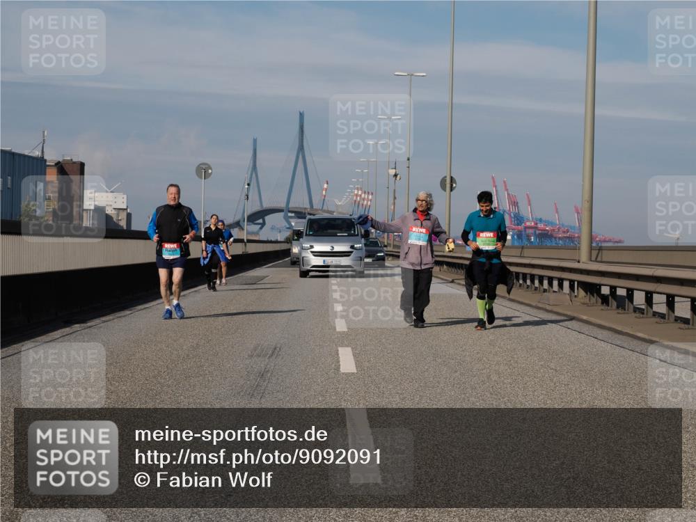 03.10.2025 - Köhlbrandbrückenlauf Fabian Wolf http://msf.ph/oto/9092091 03.10.2025 10:28:10 Position 3 3195 meine-sportfotos.de