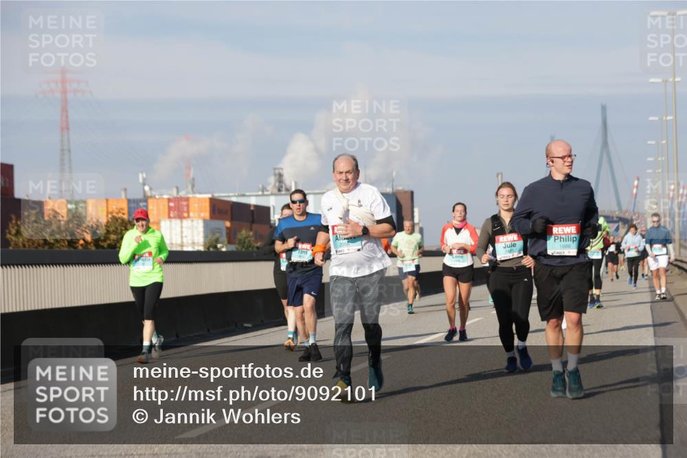 03.10.2025 - Köhlbrandbrückenlauf Jannik Wohlers http://msf.ph/oto/9092101 03.10.2025 09:59:48 Position 3 1821, 1666 meine-sportfotos.de