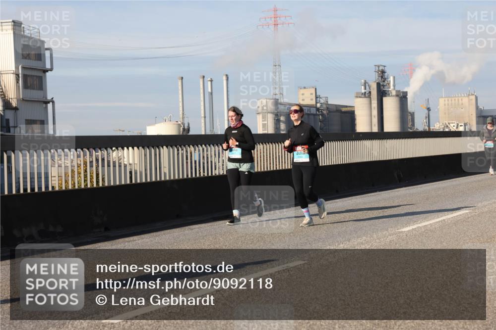 03.10.2025 - Köhlbrandbrückenlauf Lena Gebhardt http://msf.ph/oto/9092118 03.10.2025 10:08:09 Position 2  meine-sportfotos.de