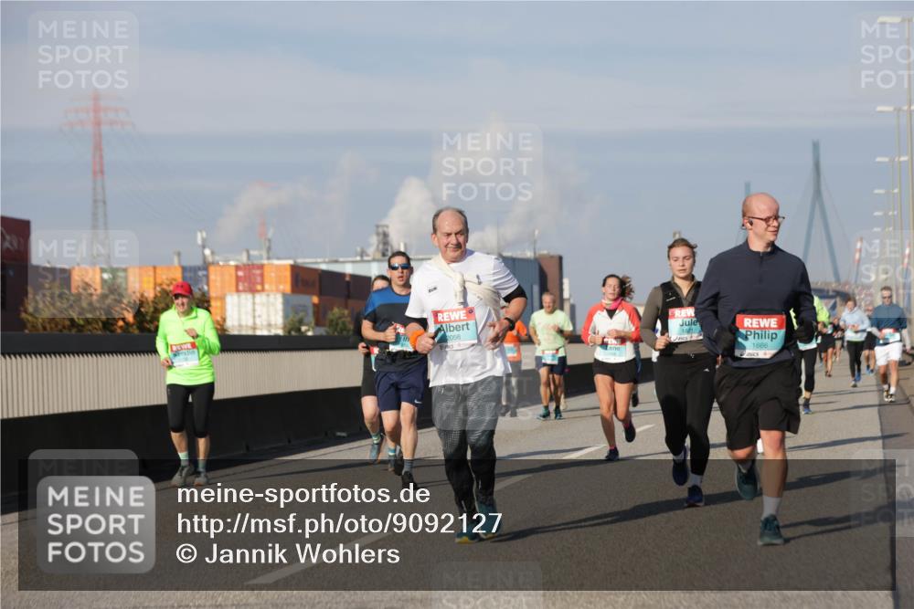 03.10.2025 - Köhlbrandbrückenlauf Jannik Wohlers http://msf.ph/oto/9092127 03.10.2025 09:59:48 Position 3 2056, 1821, 1666 meine-sportfotos.de