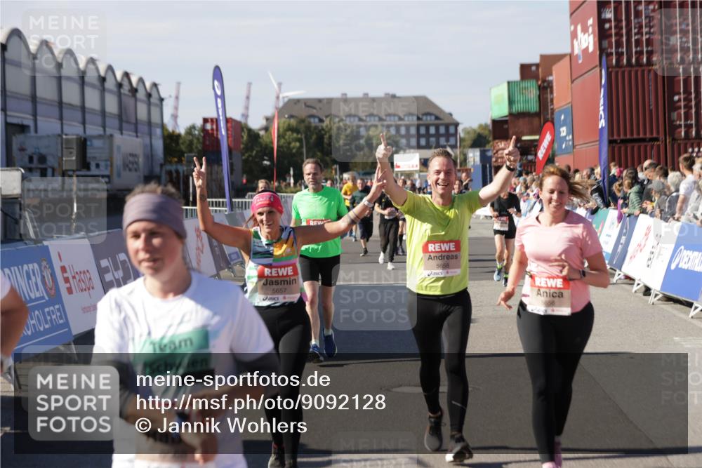03.10.2025 - Köhlbrandbrückenlauf Jannik Wohlers http://msf.ph/oto/9092128 03.10.2025 13:19:57 Ziel 4376, 4433, 4539, 4721, 5059, 5656, 5657, 5658, 5704, 5841, 6068, 6414, 6567, 6568, 6660, 6663, 6730 meine-sportfotos.de