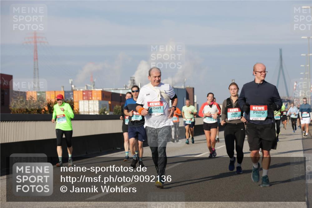 03.10.2025 - Köhlbrandbrückenlauf Jannik Wohlers http://msf.ph/oto/9092136 03.10.2025 09:59:48 Position 3 2056, 1821, 1666 meine-sportfotos.de