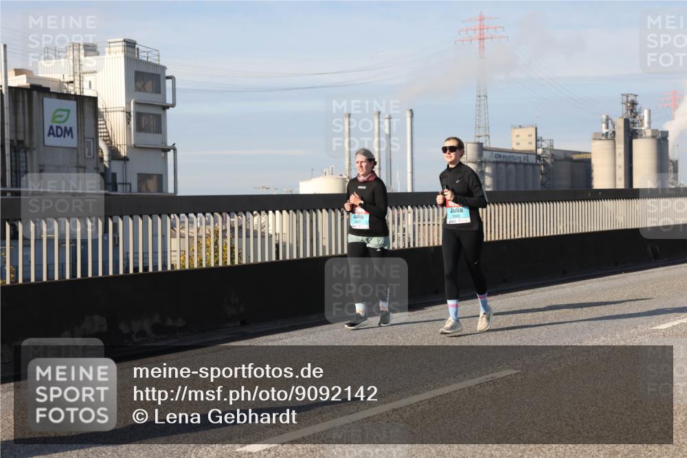 03.10.2025 - Köhlbrandbrückenlauf Lena Gebhardt http://msf.ph/oto/9092142 03.10.2025 10:08:09 Position 2 2967 meine-sportfotos.de