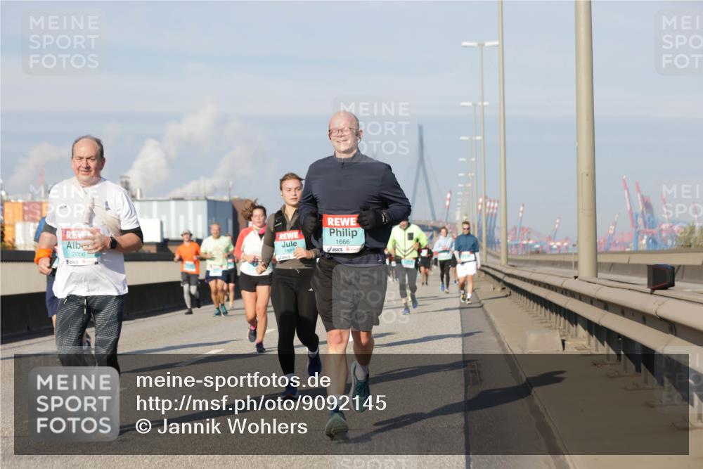 03.10.2025 - Köhlbrandbrückenlauf Jannik Wohlers http://msf.ph/oto/9092145 03.10.2025 09:59:49 Position 3 2056, 1821, 1666 meine-sportfotos.de