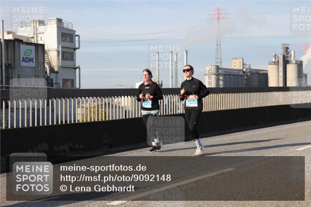03.10.2025 - Köhlbrandbrückenlauf Lena Gebhardt http://msf.ph/oto/9092148 03.10.2025 10:08:10 Position 2 2966 meine-sportfotos.de