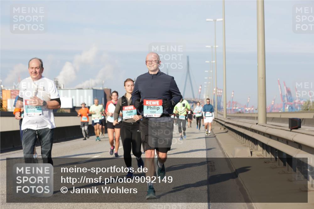 03.10.2025 - Köhlbrandbrückenlauf Jannik Wohlers http://msf.ph/oto/9092149 03.10.2025 09:59:49 Position 3 2056, 1821, 1666 meine-sportfotos.de