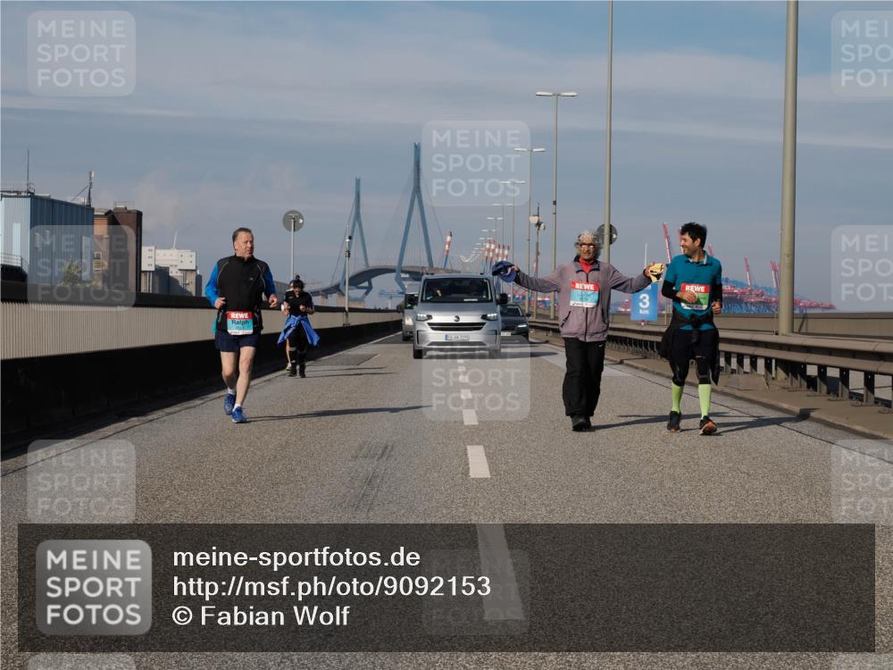 03.10.2025 - Köhlbrandbrückenlauf Fabian Wolf http://msf.ph/oto/9092153 03.10.2025 10:28:11 Position 3 3195, 3 meine-sportfotos.de