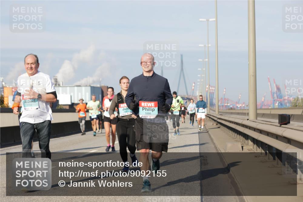 03.10.2025 - Köhlbrandbrückenlauf Jannik Wohlers http://msf.ph/oto/9092155 03.10.2025 09:59:49 Position 3 2056, 1821, 1666 meine-sportfotos.de
