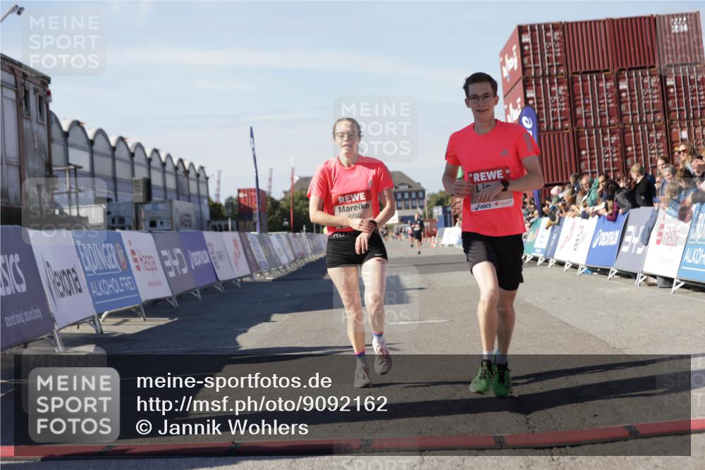 03.10.2025 - Köhlbrandbrückenlauf Jannik Wohlers http://msf.ph/oto/9092162 03.10.2025 12:54:05 Ziel 4030, 5710, 5947, 6002, 6200, 6817 meine-sportfotos.de
