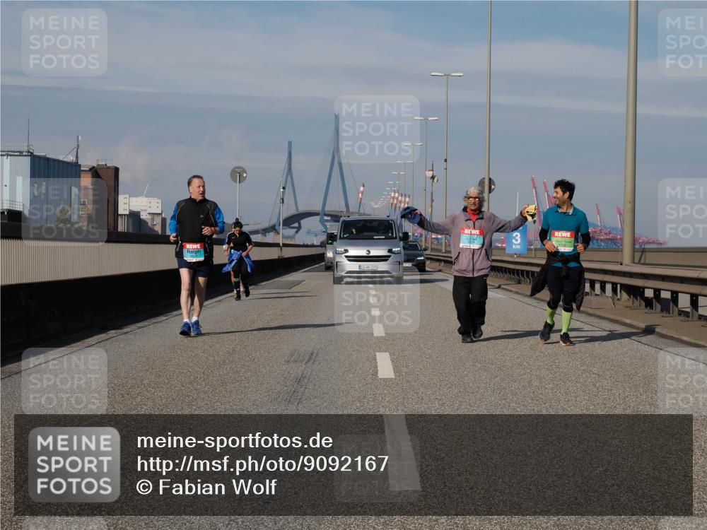 03.10.2025 - Köhlbrandbrückenlauf Fabian Wolf http://msf.ph/oto/9092167 03.10.2025 10:28:12 Position 3 3195 meine-sportfotos.de