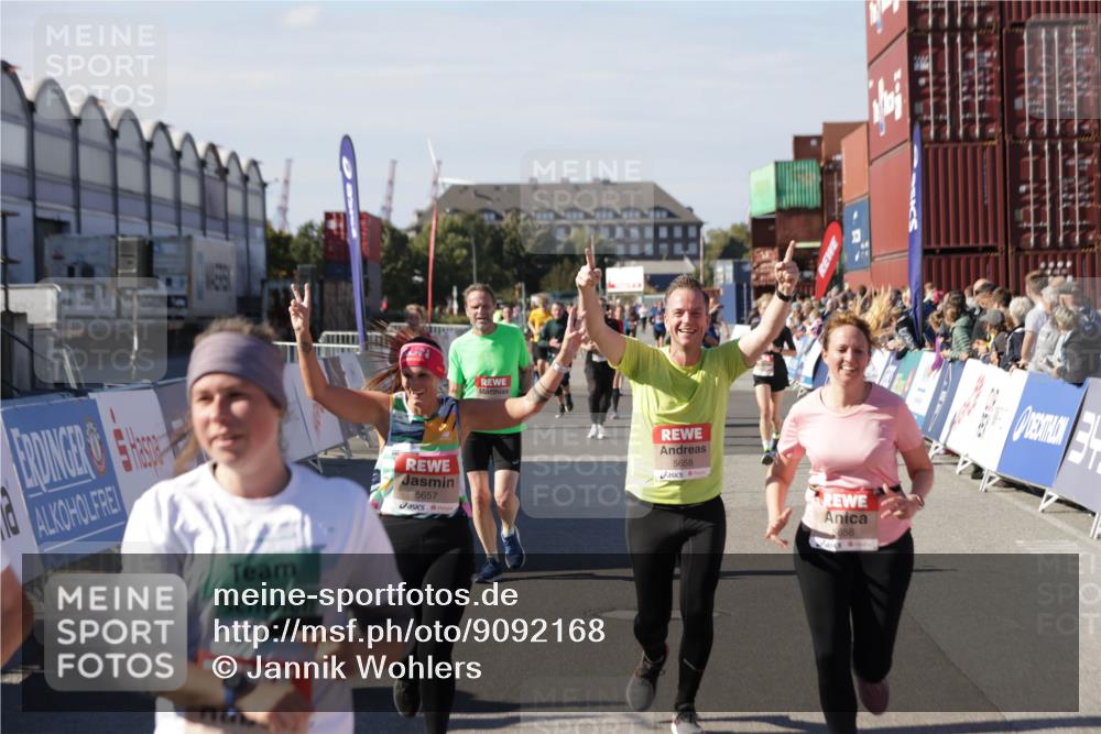 03.10.2025 - Köhlbrandbrückenlauf Jannik Wohlers http://msf.ph/oto/9092168 03.10.2025 13:19:57 Ziel 4376, 4433, 4539, 4721, 5059, 5656, 5657, 5658, 5704, 5841, 6068, 6414, 6567, 6568, 6660, 6663, 6730 meine-sportfotos.de