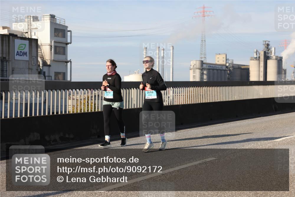 03.10.2025 - Köhlbrandbrückenlauf Lena Gebhardt http://msf.ph/oto/9092172 03.10.2025 10:08:10 Position 2 2966 meine-sportfotos.de
