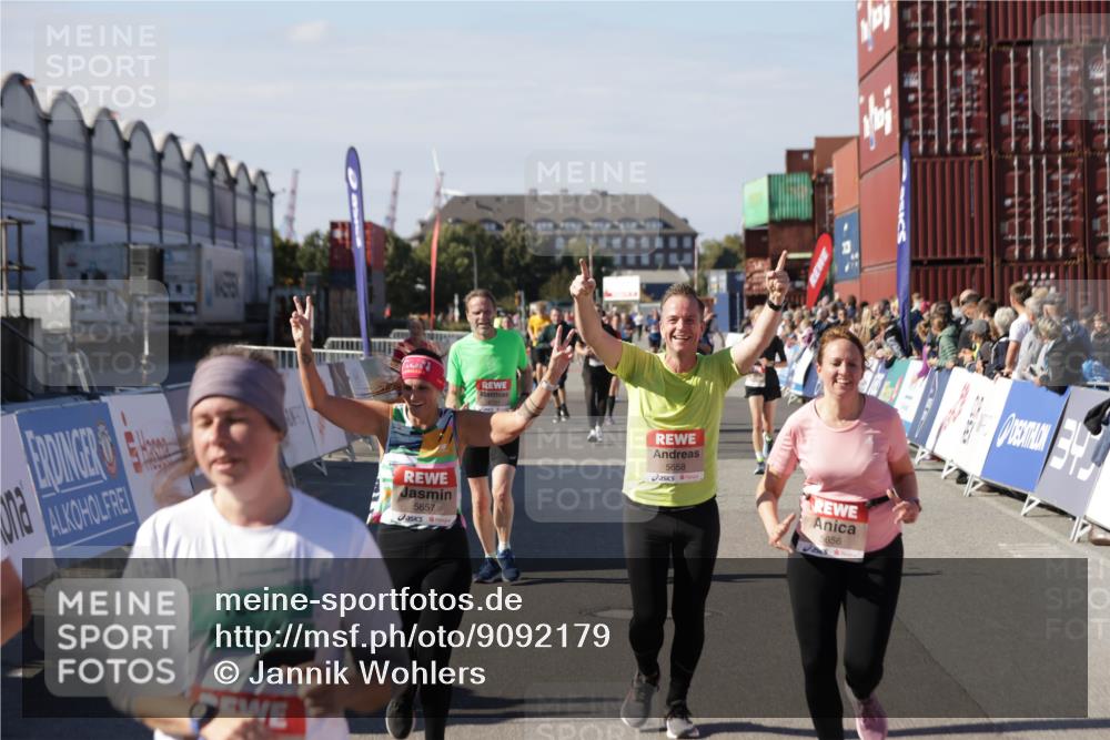03.10.2025 - Köhlbrandbrückenlauf Jannik Wohlers http://msf.ph/oto/9092179 03.10.2025 13:19:57 Ziel 4376, 4433, 4539, 4721, 5059, 5656, 5657, 5658, 5704, 5841, 6068, 6414, 6567, 6568, 6660, 6663, 6730 meine-sportfotos.de