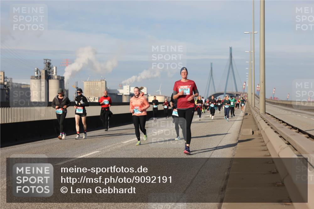 03.10.2025 - Köhlbrandbrückenlauf Lena Gebhardt http://msf.ph/oto/9092191 03.10.2025 10:08:12 Position 2  meine-sportfotos.de