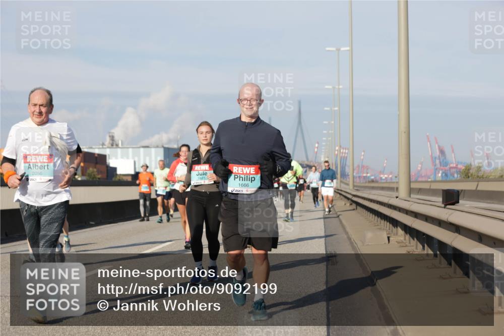 03.10.2025 - Köhlbrandbrückenlauf Jannik Wohlers http://msf.ph/oto/9092199 03.10.2025 09:59:50 Position 3 2056, 1821, 1666 meine-sportfotos.de