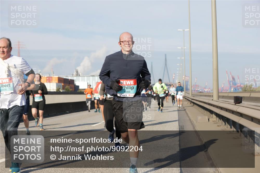 03.10.2025 - Köhlbrandbrückenlauf Jannik Wohlers http://msf.ph/oto/9092204 03.10.2025 09:59:50 Position 3 2056, 1666 meine-sportfotos.de