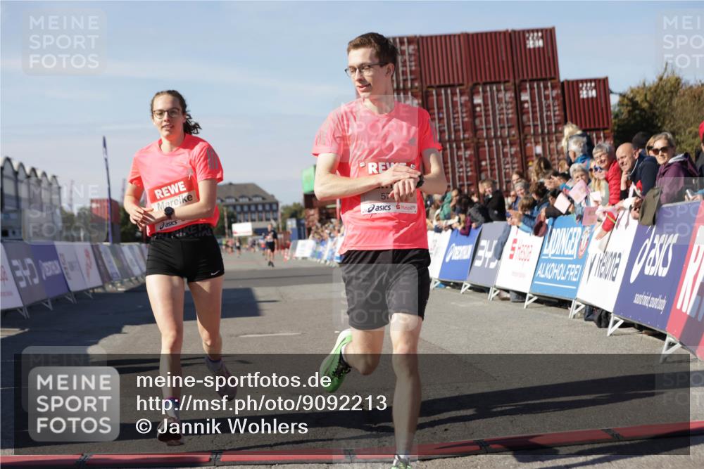 03.10.2025 - Köhlbrandbrückenlauf Jannik Wohlers http://msf.ph/oto/9092213 03.10.2025 12:54:05 Ziel 4030, 5710, 5947, 6002, 6200, 6817 meine-sportfotos.de