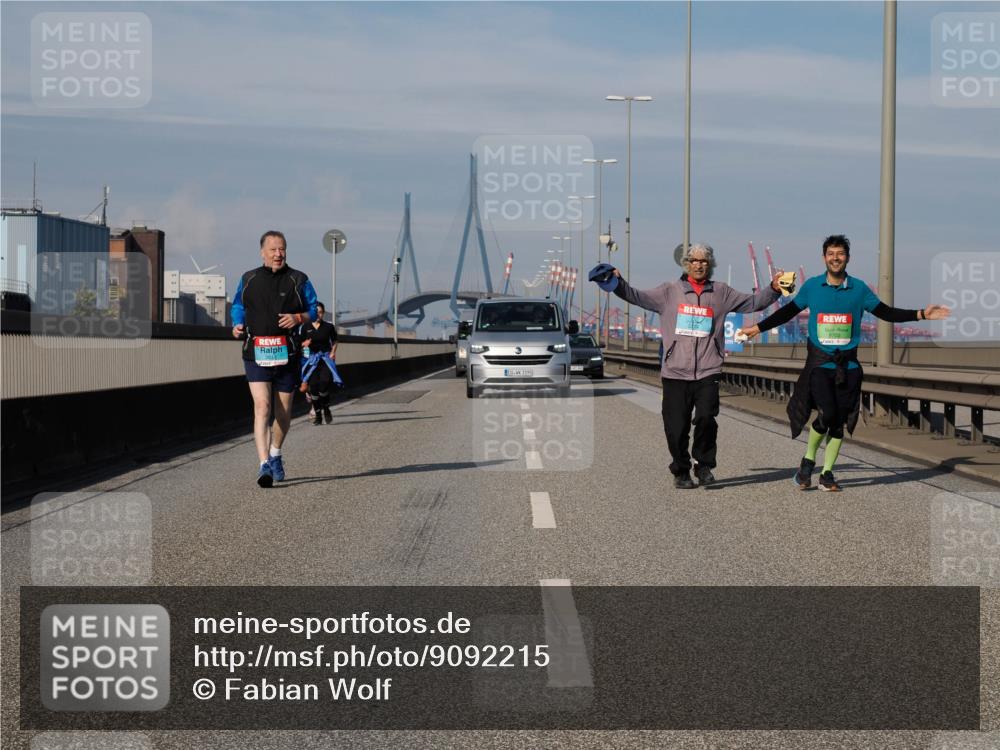 03.10.2025 - Köhlbrandbrückenlauf Fabian Wolf http://msf.ph/oto/9092215 03.10.2025 10:28:12 Position 3 2611, 3195 meine-sportfotos.de