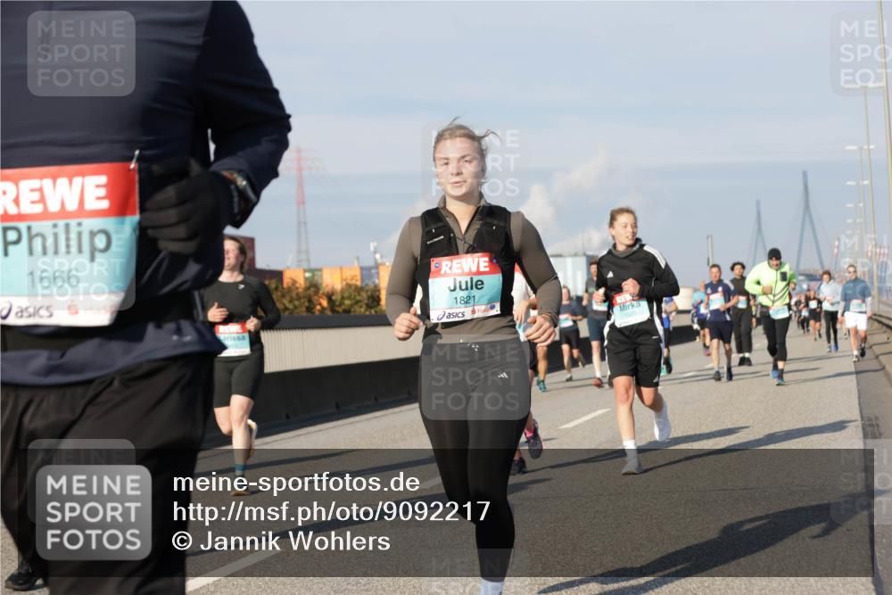 03.10.2025 - Köhlbrandbrückenlauf Jannik Wohlers http://msf.ph/oto/9092217 03.10.2025 09:59:52 Position 3 1666, 1821 meine-sportfotos.de