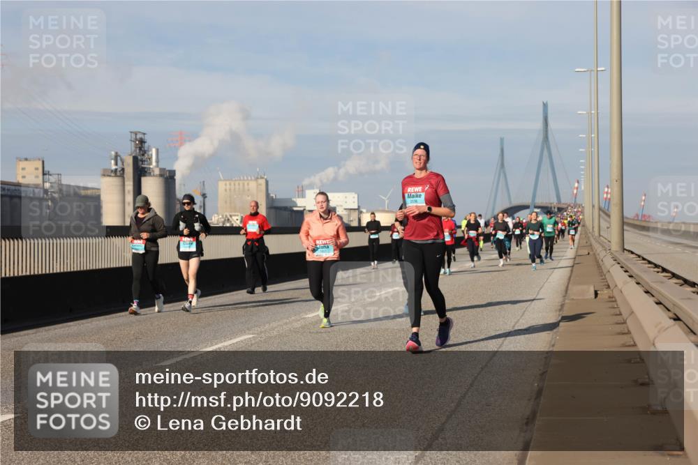 03.10.2025 - Köhlbrandbrückenlauf Lena Gebhardt http://msf.ph/oto/9092218 03.10.2025 10:08:13 Position 2 2536 meine-sportfotos.de