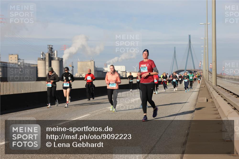 03.10.2025 - Köhlbrandbrückenlauf Lena Gebhardt http://msf.ph/oto/9092223 03.10.2025 10:08:13 Position 2 2536 meine-sportfotos.de