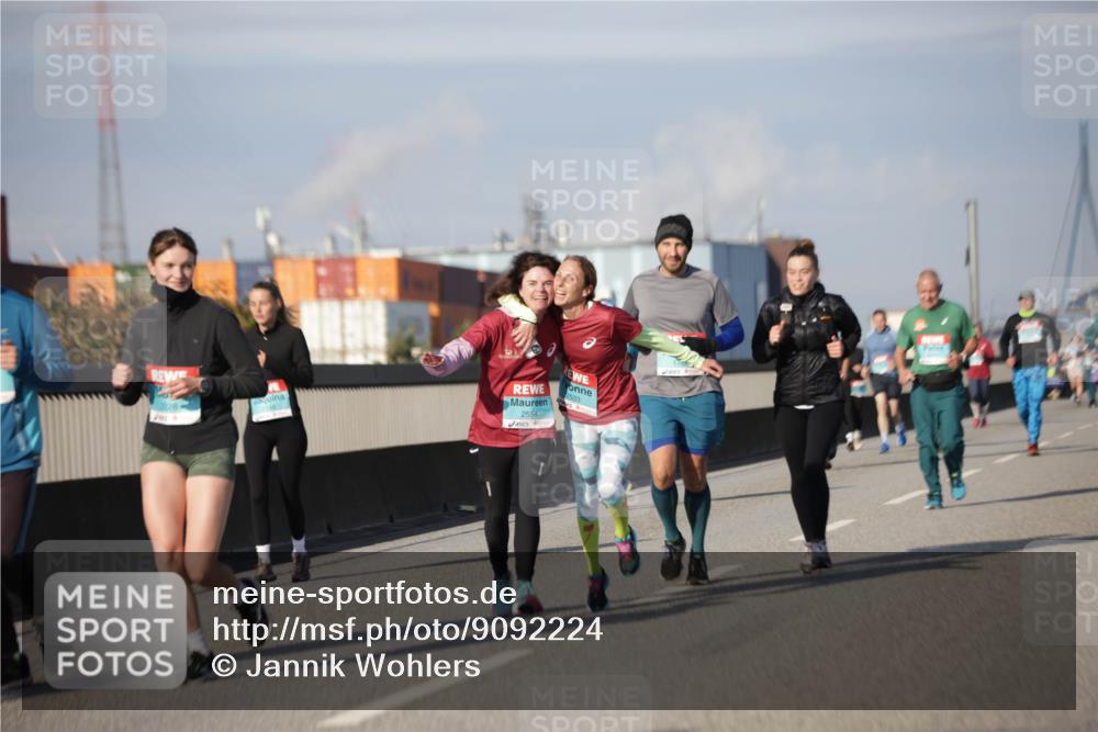 03.10.2025 - Köhlbrandbrückenlauf Jannik Wohlers http://msf.ph/oto/9092224 03.10.2025 10:11:40 Position 3 2554 meine-sportfotos.de